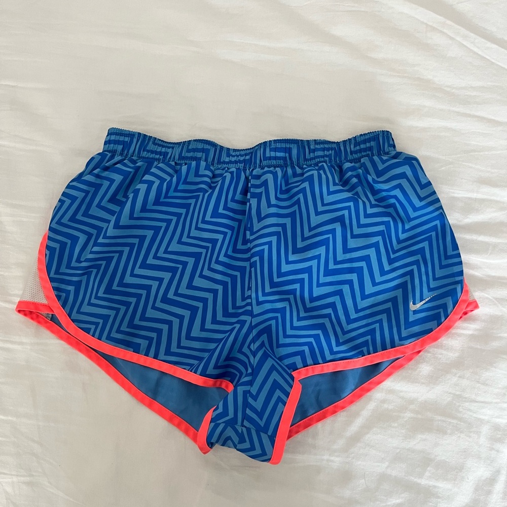 Women’s Nike running shorts super cute size small